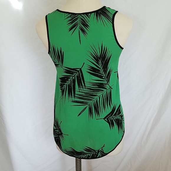Tropical patterned green tank top - Picture 3 of 6